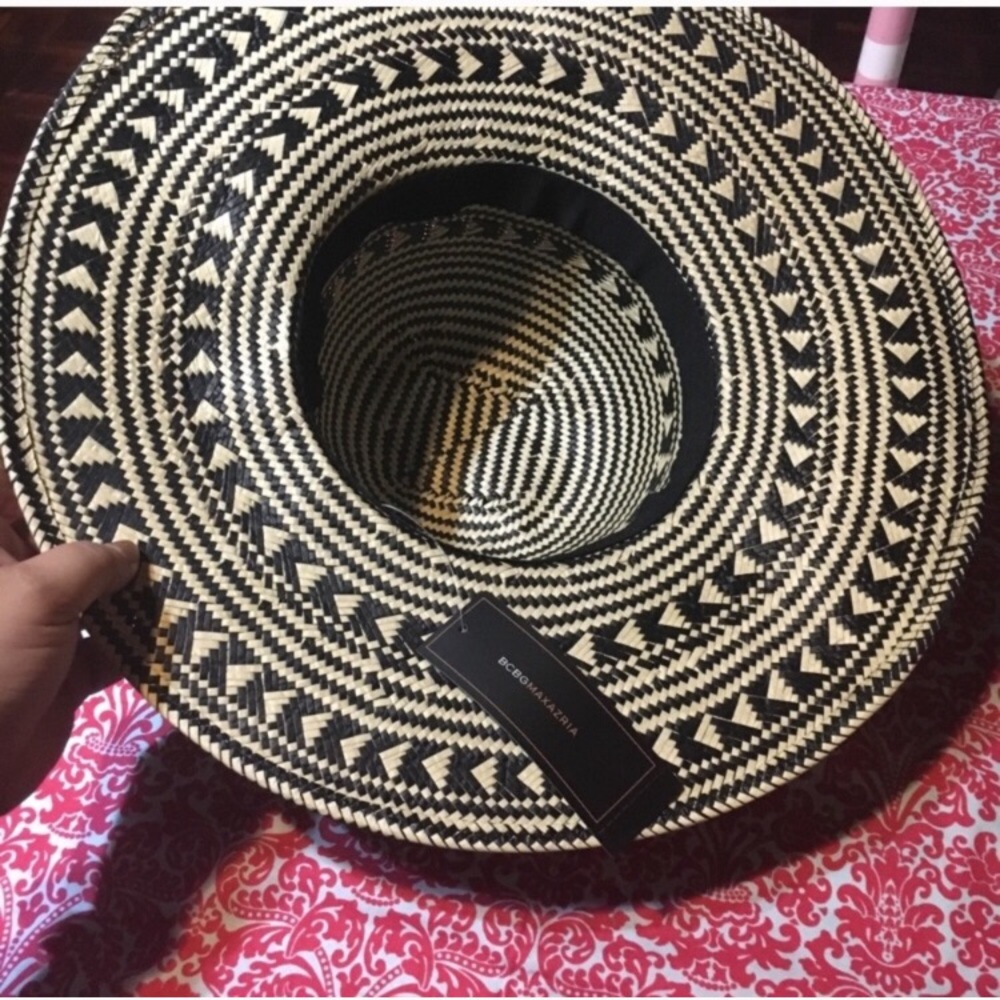 BCBGMaxAzria Summer Straw Hat Size Small - Picture 4 of 5